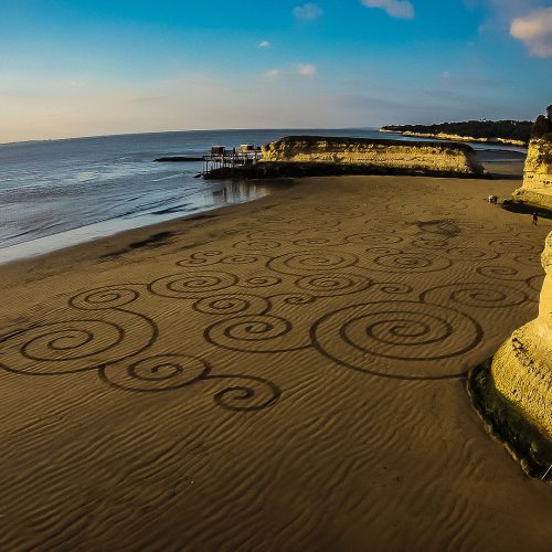 Beach art cercles