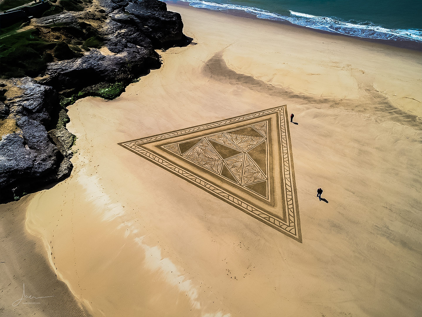 Beach art triangle archique