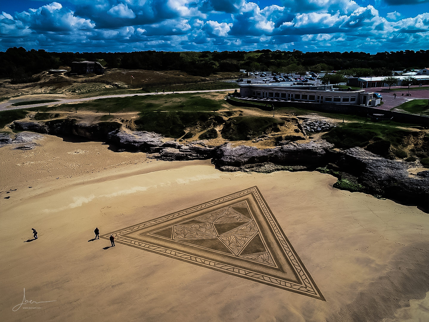 Beach art triangle archique